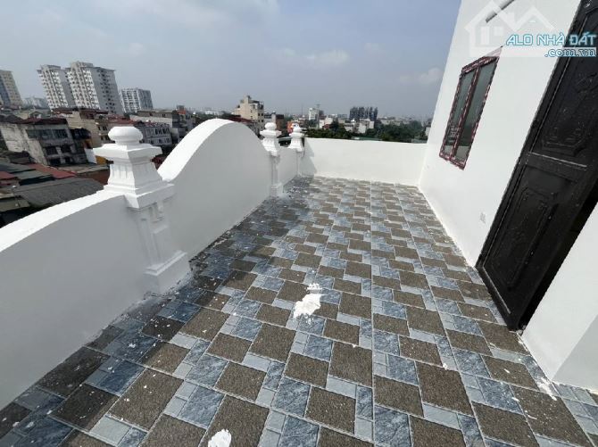 Quá Đẹp / Đặng Vũ Hỷ/ 18.x tỷ / 7 tầng/ Đường 13m - 5