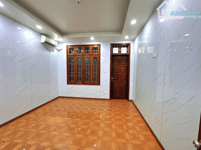 BÁN NHÀ NGUYỄN HY QUANG ĐỐNG ĐA 48m 4T Mt 4m GIÁ 16.7 TỶ PHÂN LÔ Ô TÔ KINH DOANH Ở SƯỚNG. - 5