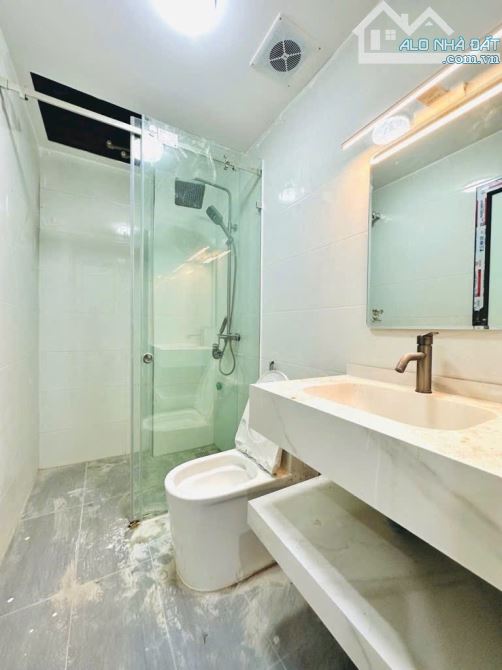 🌹🌹🌹 TRẦN QUỐC HOÀN - 41m2 t2 45m2 - MẶT TIỀN : 4m - PHÂN LÔ - Ô TÔ - KINH DOANH - NGÕ T - 5