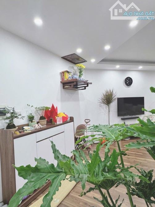 CẦN BÁN CHUNG CƯ VINACONEX 57 VŨ TRỌNG PHỤNG 3N+2VS 108m2  – LÔ GÓC - CHỈ HƠN 8T - 5