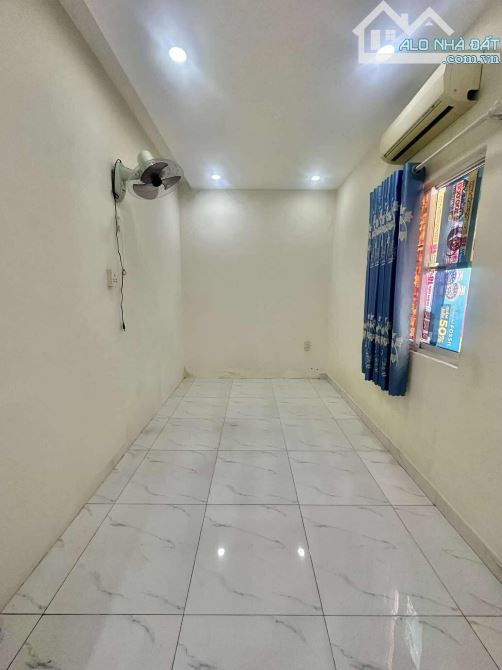 Chung cư Quận 10, 3 phòng ngủ, sổ hồng riêng, chỉ 2.8 tỷ - 5