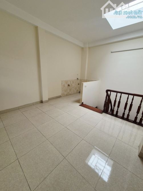CẦU GIẤY – 30/32M² – 5 TẦNG – MT 3.5M – 7.9 TỶ - 5