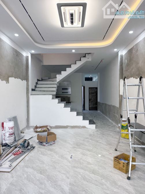 BÁN CĂN NHÀ 1 TRỆT 1 LẦU PHƯỜNG BIÊN HOÀ ( bửu Hoà củ). DT: 4,1x19,6=81M2. GIÁ: 3TY7 - 5