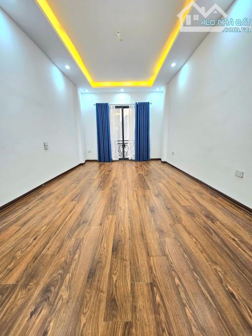 4,5 tỷ có Nhà Lai Xa - 30m2 ô tô vào nhà - sổ đỏ CC - 5