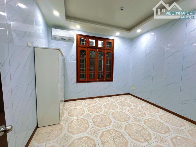 Siêu hiếm nhà 10m ra mặt phố Nguyễn Hy Quang - Hoàng Cầu ôtô đỗ cửa 4T 48m2 ở, cho thuê KD - 5