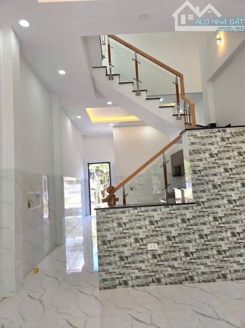 Nhà 1 trệt 1 lầu mt đường số 36 Tân thông Hội Củ Chi 8x28 2TY950 - 5