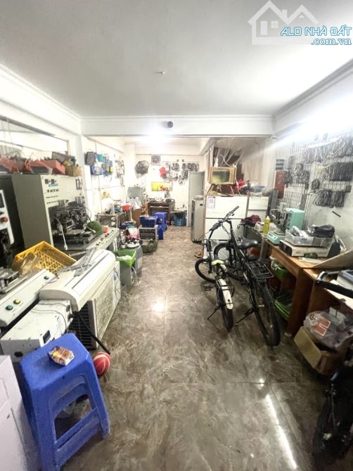 Trần  cung  nhà đẹp dân xây mặt ngõ kinh doanh ô tô đỗ cửa - 5