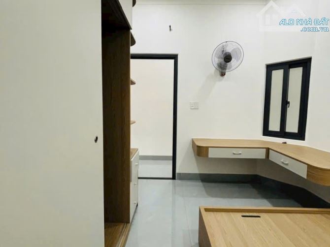 BÁN NHÀ MỚI HẺM XE Ô TÔ 451 Y MOAN, PHƯỜNG BUÔN MA THUỘT (5x25) 3 PHÒNG NGỦ, SÂN Ô TÔ - 5