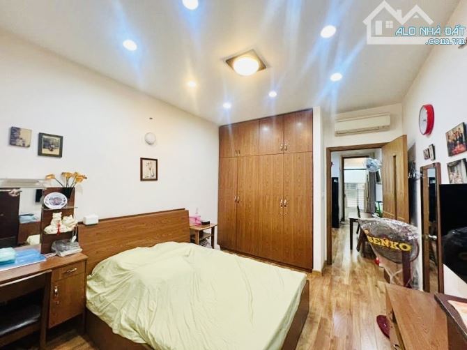 Mặt tiền khu Bình Phú - 4 tầng - 4x18m - 4PN - Gần công viên - Nội thất cao cấp - 5