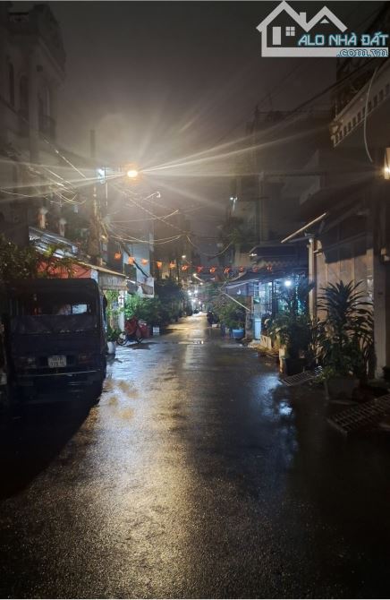 Bán nhà TÂN PHÚ - DT 56m2, Nhà 2 Tầng - Đang có Dòng tiền 20 Triệu/tháng - 5
