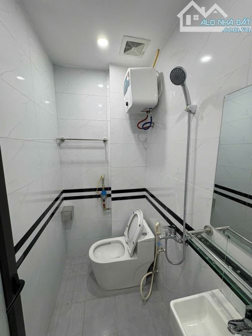 Cho Thuê CCMN 46 Hào Nam Đống Đa 25m2 Gác Xép +Giường Cửa Sổ Ban Công Giặt Riêng Thang Máy - 5