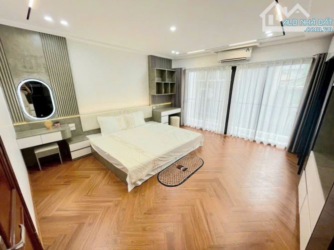 BÁN NHÀ NGUYỄN VĂN CỪ, GARA Ô TÔ, THANG MÁY LONG LANH, TẶNG NỘI THẤT CHẤT, GẦN PHỐ, GIÁ TỐ - 5