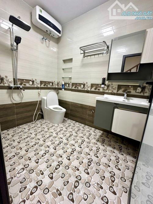 BÁN NHÀ PHÂN LÔ NGÕ 13 LĨNH NAM – 60M² – 7 TẦNG – MT 5M – THANG MÁY - GARA Ô TÔ – 22 TỶ - 5