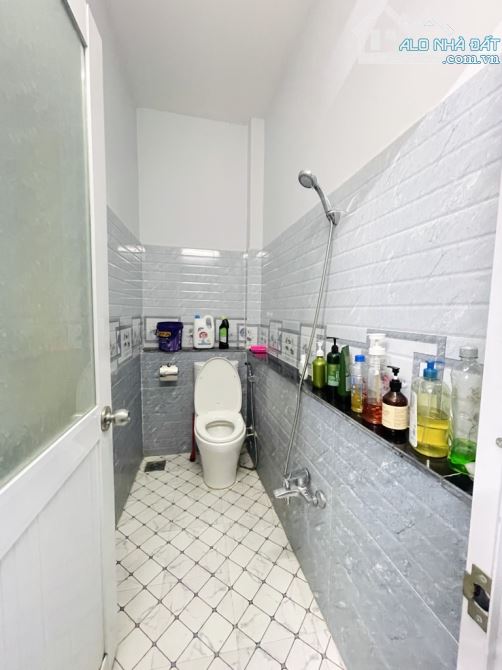 VỊ TRÍ ĐẸP – NHÀ HẺM XE HƠI 1 TRỤC – 4 TẦNG, NGANG 4,5M, SAU CĂN MẶT TIỀN – TẶNG FULL NỘI - 6