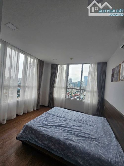 Bán chung cư Cầu Giấy. Lô góc. DT: 124m, 3N, 2VS, khách, bếp. Giá: 10,9 tỷ - 6