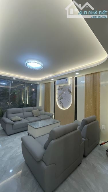 Nhà đẹp có thang máy vị trí rất thuận tiện ngay gần Công viên, chợ,siêu thị, trường học - 5