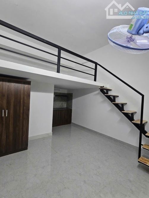 TOÀ CHDV CAO CẤP KHU K300 - 9 TẦNG - GẦN GA T3 - NGANG KHỦNG 11M - 80 PHÒNG - THU 400TR/TH - 6