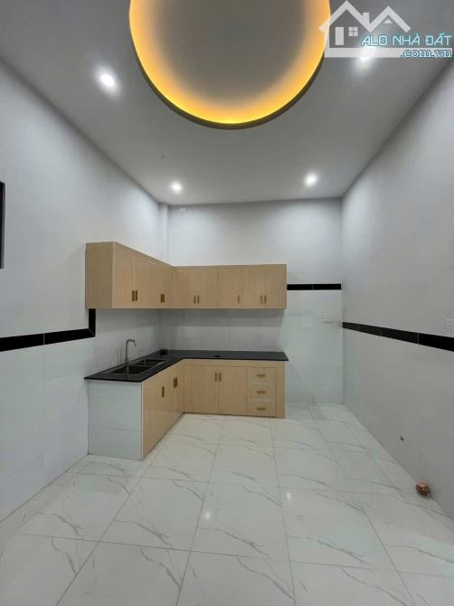 CHỦ GỬI BÁN CĂN NHÀ 1 TRỆT 1 LẦU PHƯỜNG BIÊN HOÀ ( tân vạn củ). DT: 62M2. GIÁ: 2TỶ5 - 6