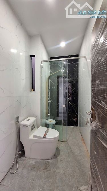 CHỦ GỬI BÁN 2 CĂN NHÀ 1 TRỆT 1 LẦU PHƯỜNG BIÊN HOÀ. DT: 4x18=72M2. GIÁ: 3TỶ8 - 6