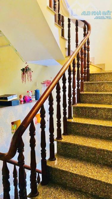 Bán nhà 1 trệt 2 lầu sổ riêng thổ cư p. Tân Phong - 6
