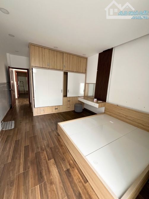 HƯƠNG LỘ 2 BÌNH TÂN HẺM XỊN 7M THÔNG XE HƠI ĐỖ CỬA - NHÀ 2 TẦNG - 68M2 - 3 PHÒNG NGỦ - 6