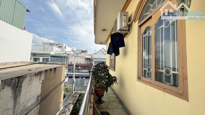 GẦN CHỢ BÌNH TRỊ ĐÔNG🔥🚀 DT: 113M2 ( 5,4 X 22 ) 3 TẦNG - 5PN - HẺM HƠI QUAY ĐẦU - 8.5TỶ - 6