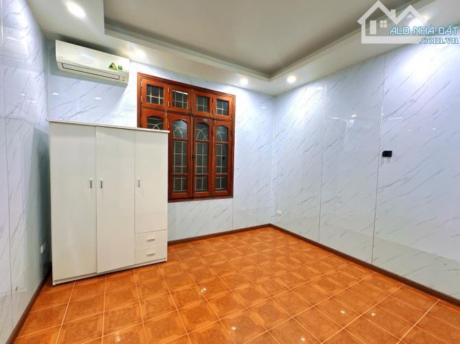Siêu hiếm nhà 10m ra mặt phố Nguyễn Hy Quang - Hoàng Cầu ôtô đỗ cửa 4T 48m2 ở, cho thuê KD - 6