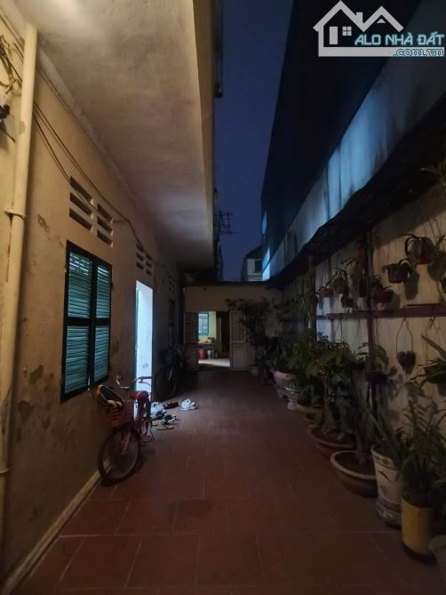 9.9 tỷ/ 142 m2/ 7.3 M tiền/ Ngõ Ô Tô/ Nguyễn Bình - 6
