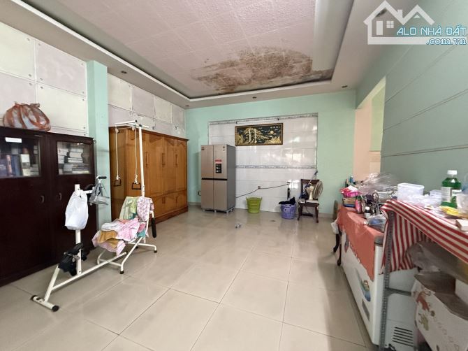 Chính chủ cần bán nhanh căn nhà 3 tầng mặt tiền đường cách mạng tháng 8. Khuê Trung cẩm lệ - 6
