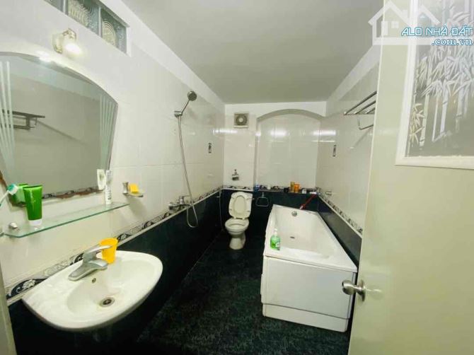 NHÀ MẶT TIỀN KINH DOANH  RỘNG - GẦN SÔNG HÀN MÁT MẺ - ĐƯỜNG 30M, VỈA HÈ RỘNG - 6