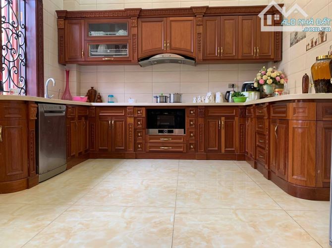 Biệt thự công viên Cầu Giấy 336m2 MT 16,5m 4T nổi 1 hầm - Đường hè lớn hơn Phố - 97 tỷ - 7