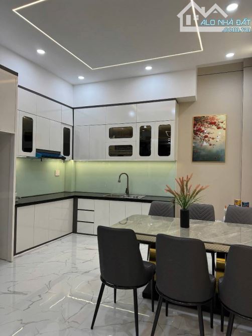 NHÀ 4 TẦNG NGAY PHẠM VĂN CHIÊU. ĐƯỜNG 5M HỢP KINH DOANH - 7