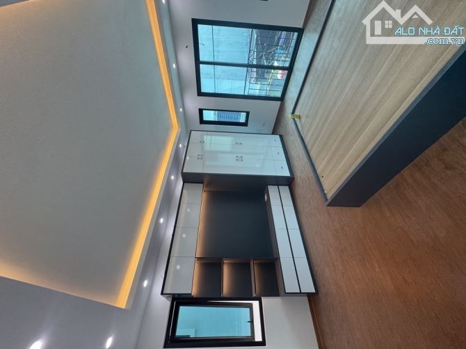 Phố Nhổn - 42m2, 6 tầng thang máy - lô góc - dòng tiền cao - 7