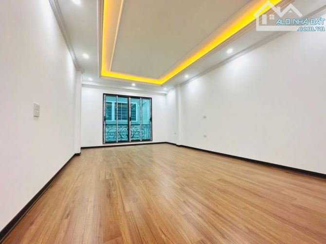 🌹🌹🌹 TRẦN QUỐC HOÀN - 41m2 t2 45m2 - MẶT TIỀN : 4m - PHÂN LÔ - Ô TÔ - KINH DOANH - NGÕ T - 7