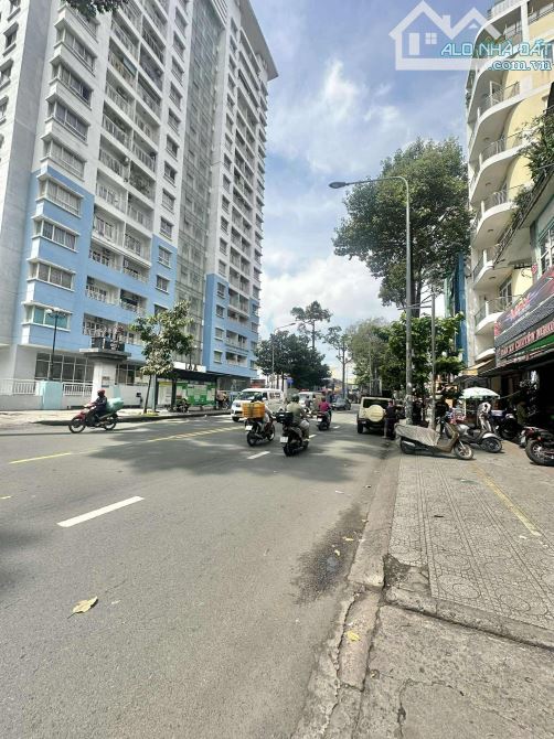Chung cư Quận 10, 3 phòng ngủ, sổ hồng riêng, chỉ 2.8 tỷ - 7