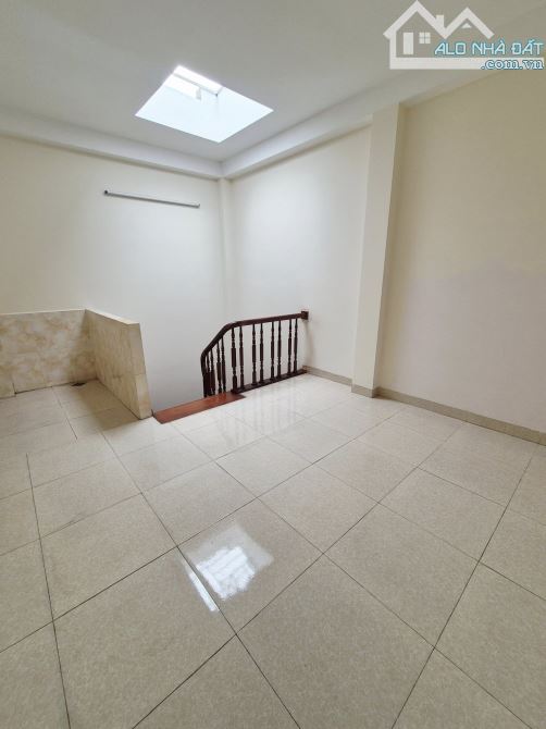 CẦU GIẤY – 30/32M² – 5 TẦNG – MT 3.5M – 7.9 TỶ - 7