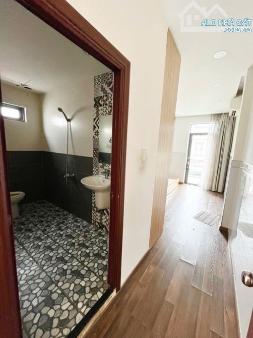 HƯƠNG LỘ 2 BÌNH TÂN HẺM XỊN 7M THÔNG XE HƠI ĐỖ CỬA - NHÀ 2 TẦNG - 68M2 - 3 PHÒNG NGỦ - 7