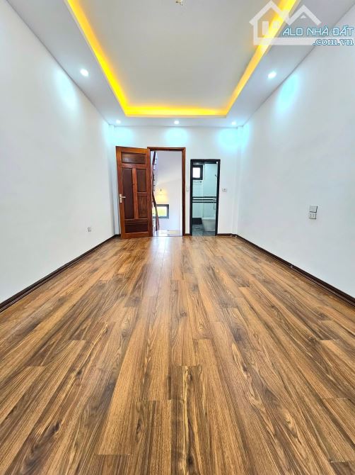 4,5 tỷ có Nhà Lai Xa - 30m2 ô tô vào nhà - sổ đỏ CC - 7