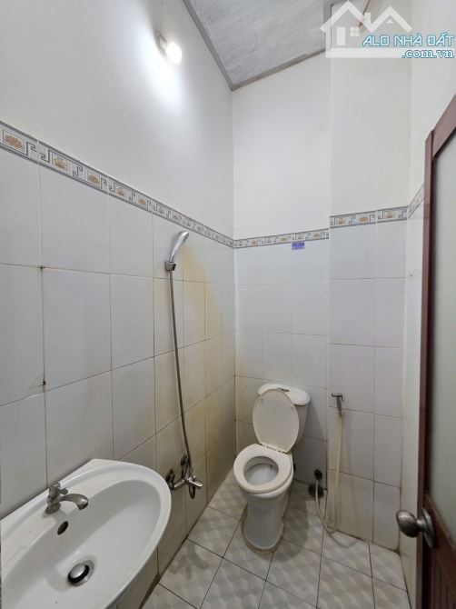 Bán nhà 1 trệt 1 lầu gần đường Trần Thị Xanh p.Tân Đông Hiệp Tp.Dĩ An chỉ 3ty490 TL M7244 - 7