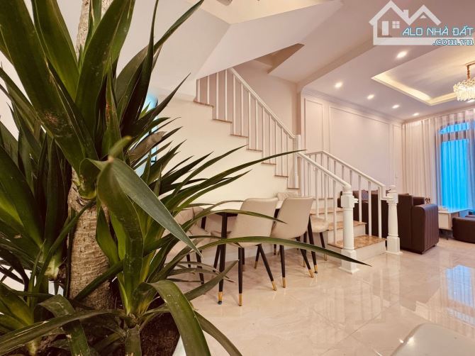 Siêu phẩm xây mới sân cổng độc lập dt110m 4 tầng gần AeonMall - 7