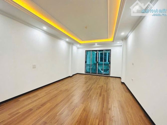 🌹🌹🌹 TRẦN QUỐC HOÀN - 41m2 t2 45m2 - MẶT TIỀN : 4m - PHÂN LÔ - Ô TÔ - KINH DOANH - NGÕ T - 8