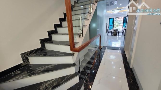 Bán nhà Láng Hạ 76,21m², 5 tầng, phân lô VIP, ô tô tránh, nguồn độc quyền, giá 24 tỷ - 8