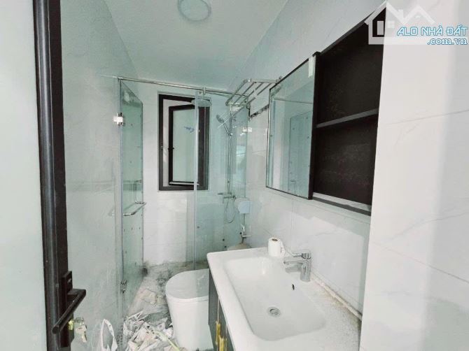 CẦN BÁN NHÀ NGÕ 355 XUÂN ĐỈNH - DT 37M2- 6 TẦNG - MT 4,3M - GIÁ 10,8 TỶ - 8