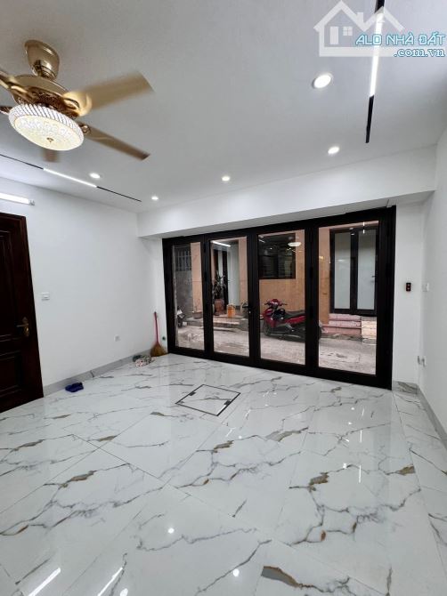6 tầng thang máy mới mặt ngõ Trần Duy Hưng, kdoanh tốt, gần Phố, oto, 50m2. Giá 22.5 tỷ - 9