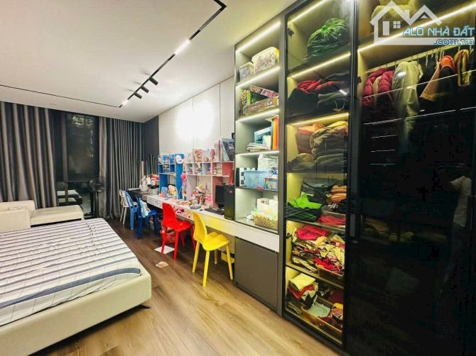 Ngõ vip Tây Sơn 6 tầng thang máy xịn xò, oto tránh đỗ 20m, 50m2 + VP. Giá 19 tỷ - 9