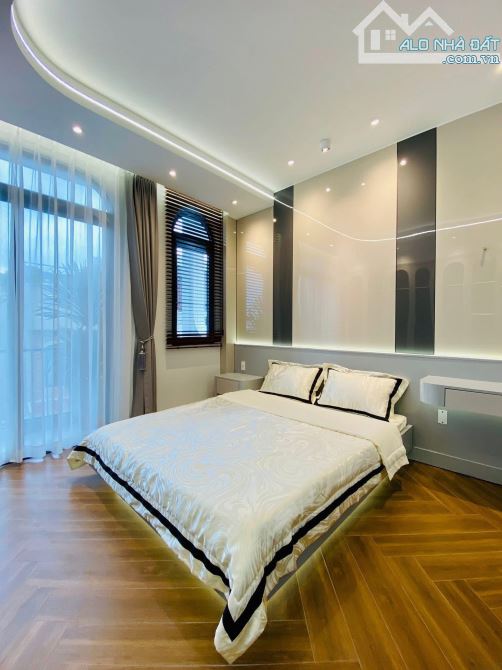 BÁN NHÀ HẺM XE TẢI LÊ THÁNH TÔN, QUẬN 1. GIÁ 6.32TỶ/71,5M2 - NHÀ SHR ĐANG CHO THUÊ 29 TRỆU - 9