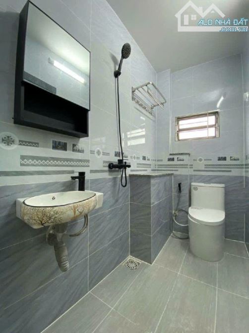 NHÀ 3 TẦNG - PHẠM VĂN BẠCH - DTSD 75 M2. - 9