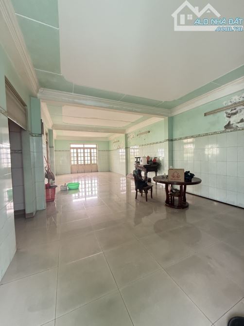 Chính chủ cần bán nhanh căn nhà 3 tầng mặt tiền đường cách mạng tháng 8. Khuê Trung cẩm lệ - 9