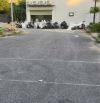 SIÊU PHẨM BÁN ĐẤTKHU  PHÂN LÔ  HInde DỊCH VỤ THĂNG LONG  MT 7,6M  Ô TÔ  TRÁNH NHAU