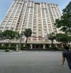 Bán chung cư Cầu Giấy. Lô góc. DT: 124m, 3N, 2VS, khách, bếp. Giá: 10,9 tỷ
